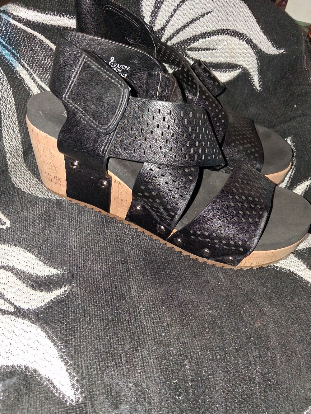CHARMING "CORKYS" STUDDED WEDGE SLING BACK SANDALS. SIZED 9. VERY STYLISH.